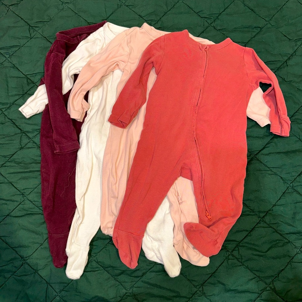 4 old navy footies